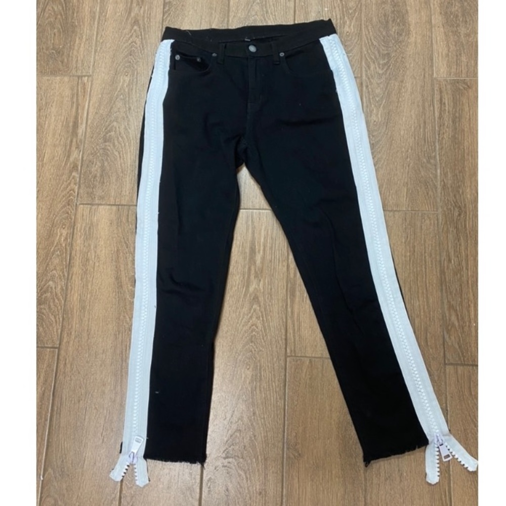 CARMAR black jeans white adjustable zipper detail